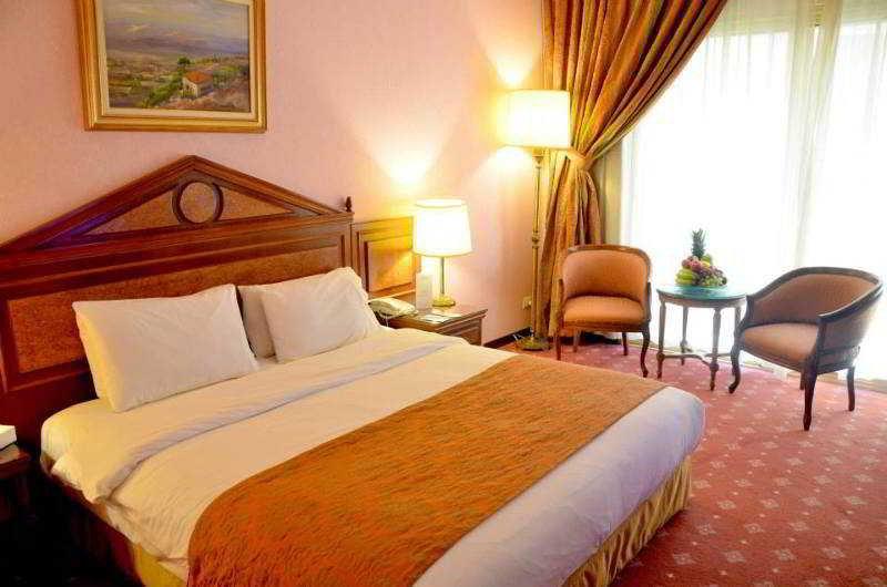 Serenada Golden Palace - Boutique Hotel Бейрут Экстерьер фото
